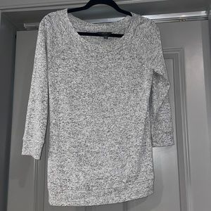 Women’s gray marble 3/4 length sleeve top, size XS. Mix by 41Hawthorn.